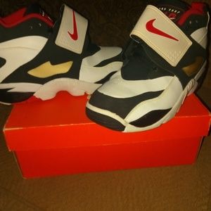 Diamond turf 2010 Nike size 9